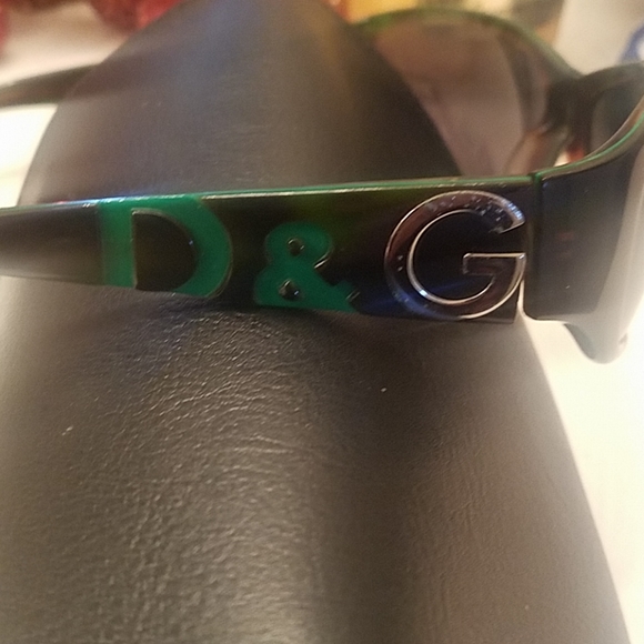 Dolce and Gabbana sunglasses - Picture 3 of 5